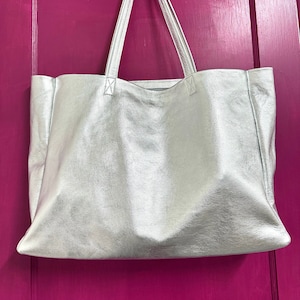 Très grand sac fourre-tout en cuir argenté, sac surdimensionné pour ordinateur de travail et de voyage, grand sac à provisions, 61 x 40 cm fait main aux États-Unis