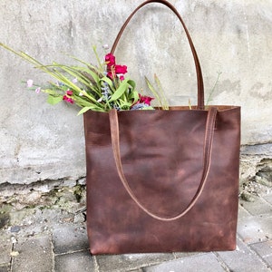 Bolso de mano de cuero marrón mediano de 14" x 14" Bolso de mano de cuero para viajes Bolso de compras de cuero Bolso de cuero para trabajo y viajes Bolso de cuero para computadora de mujer