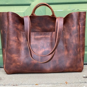 Bolso de cuero marrón extra grande 19” de ancho x 15” de alto x 5” de profundidad Bolso de computadora de trabajo y viaje de gran tamaño, Bolso de compras grande Bolso de cuero con bolsillo frontal con cremallera