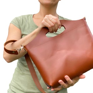 Bolso bandolera marrón pequeño, Monedero pequeño para uso diario y de fin de semana, Monedero de piel marrón hecho a mano con cremallera, Bolso de piel exclusivo para mujer