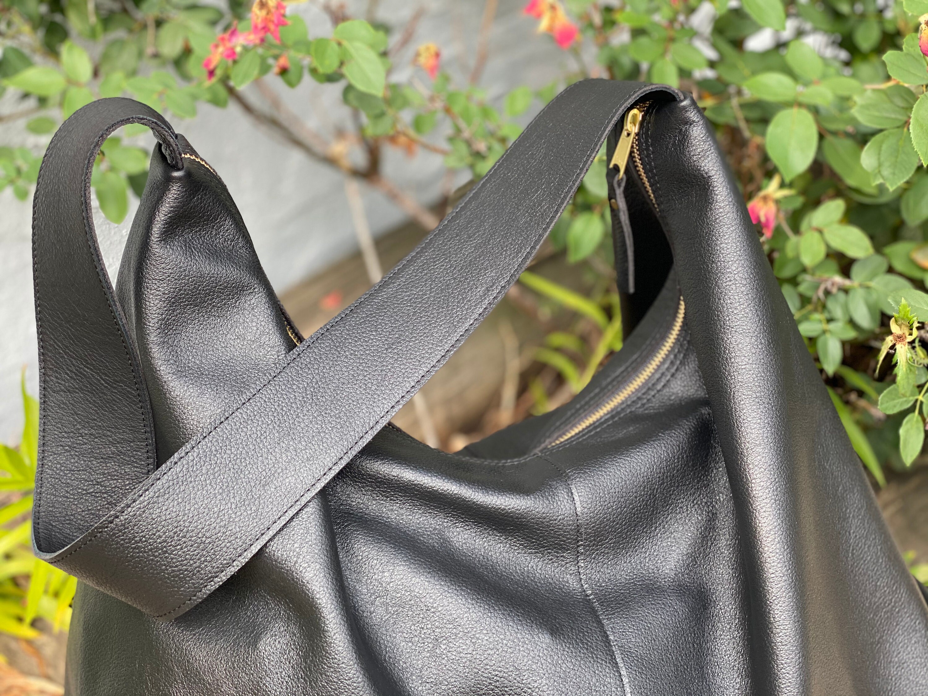 Black leather hobo bag with zipper hot sale