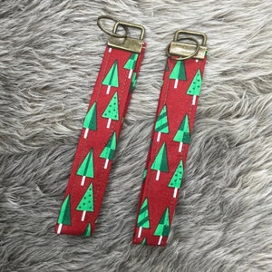 Festive Christmas Tree Keychain Wrist Lanyard