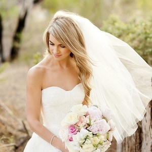 Full Fingertip Wedding Veil, Raw Edge Bridal Veil, Single Layer Veil, Short Veil, Fingertip Veil, Ivory Fingertip Veil, White Ivory