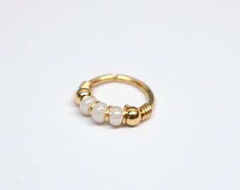 Piccolo orecchino a cerchio riempito d'oro con PERLINE, anello per cartilagine, trago, elica, piccolo orecchino senza cuciture, piccolo dormiente.