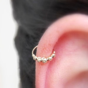 Beaded cartilage earring - Helix hoop - Cartilage piercing - Helix jewelry -  Minimal Helix jewelry - Tiny Hoop - piercing hoop