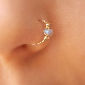 Anneau de nez, petit cerceau d'or de pierre gemme, boucles d'oreilles de cerceau de cartilage d'or mince, rempli d'or 14K, petits cerceaux, piercing naturel de pierre gemme de LABRADORITE