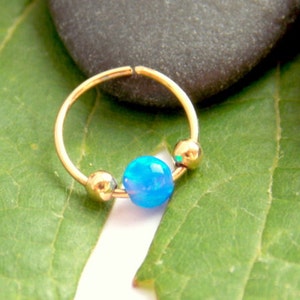 Blauer Opal Tragus Hoop Ohrring / Knorpel Ohrring / Nasenring 14K Rose Gold Filled Handcrafted 3mm Stein