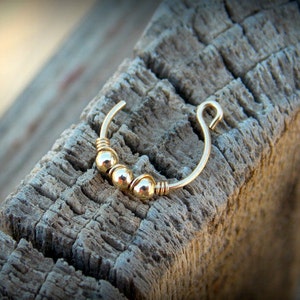 Nep neusring - neusring clip - nep neusring - hoepel neusring - aangepaste neusring - goudgevulde neusring - neppiercings