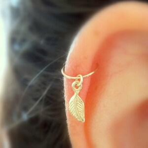 Cartilage Earring, tiny leaf gold hoop, gold cartilage Hoop Earrings, 14K Gold Filled, tiny hoops