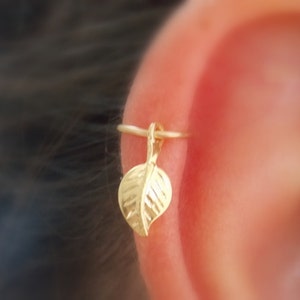 Cartilage Earring, tiny leaf gold hoop, gold cartilage Hoop Earrings, 14K Gold Filled, tiny hoops