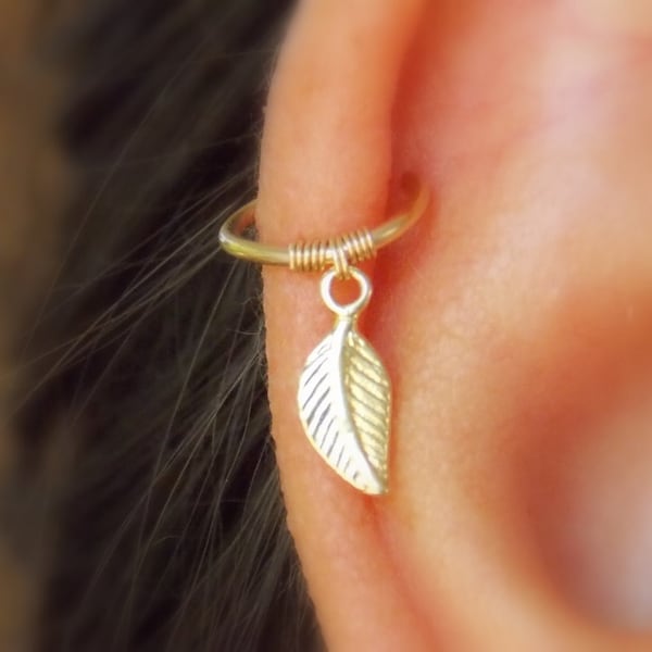 Cartilage Earring, tiny leaf gold hoop, gold cartilage Hoop Earrings, 14K Gold Filled, tiny hoops