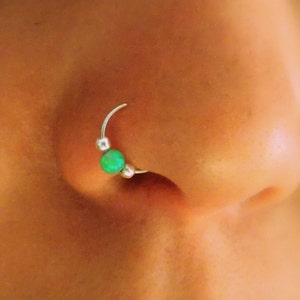 Opal Nasenring, 22 Gauge, extra kleiner Hoop Ohrring, 22 Gauge, Cartialge, Helix, Tragus, 22g handgefertigter Nasenschmuck