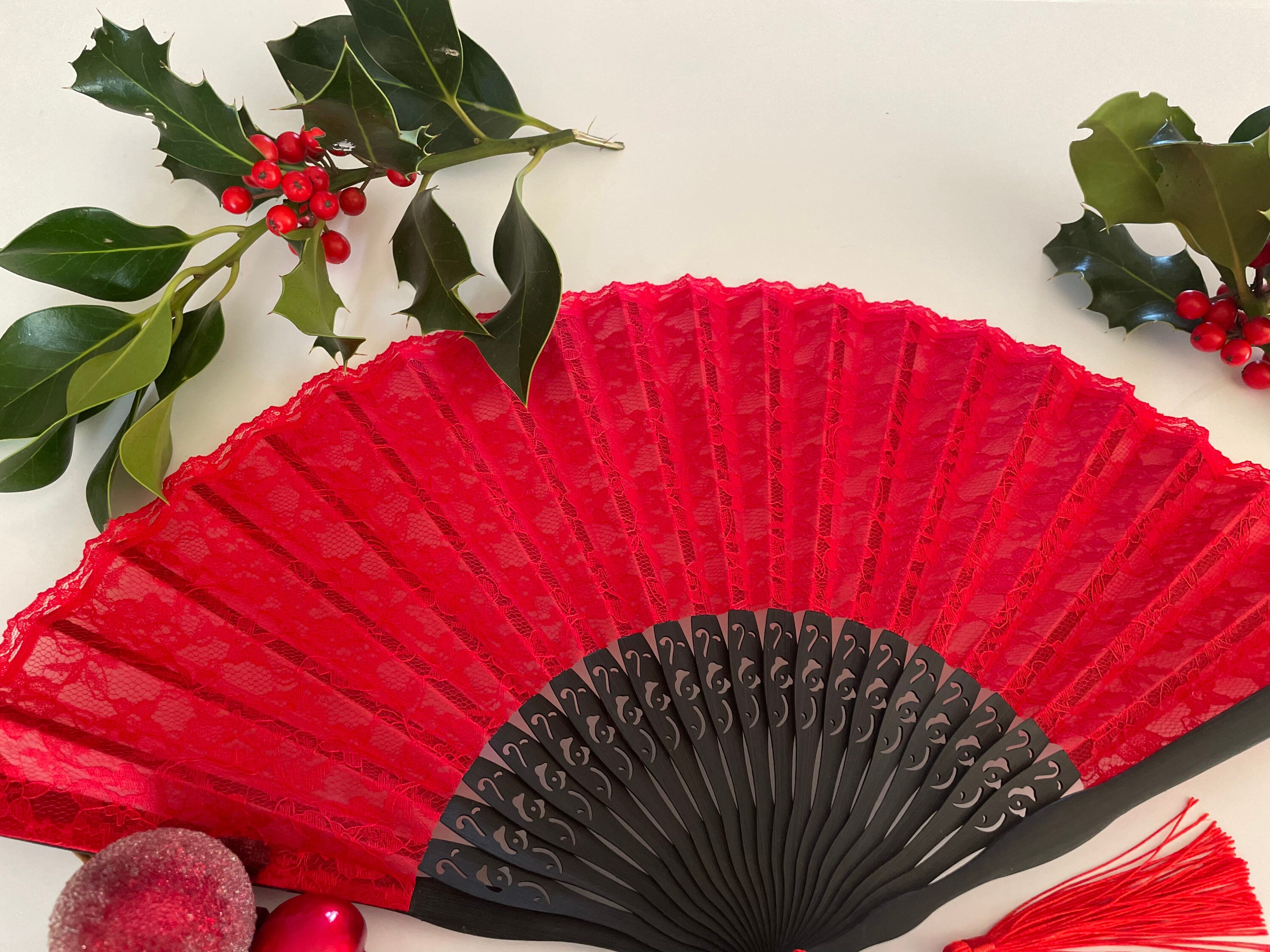 Red online hand fan