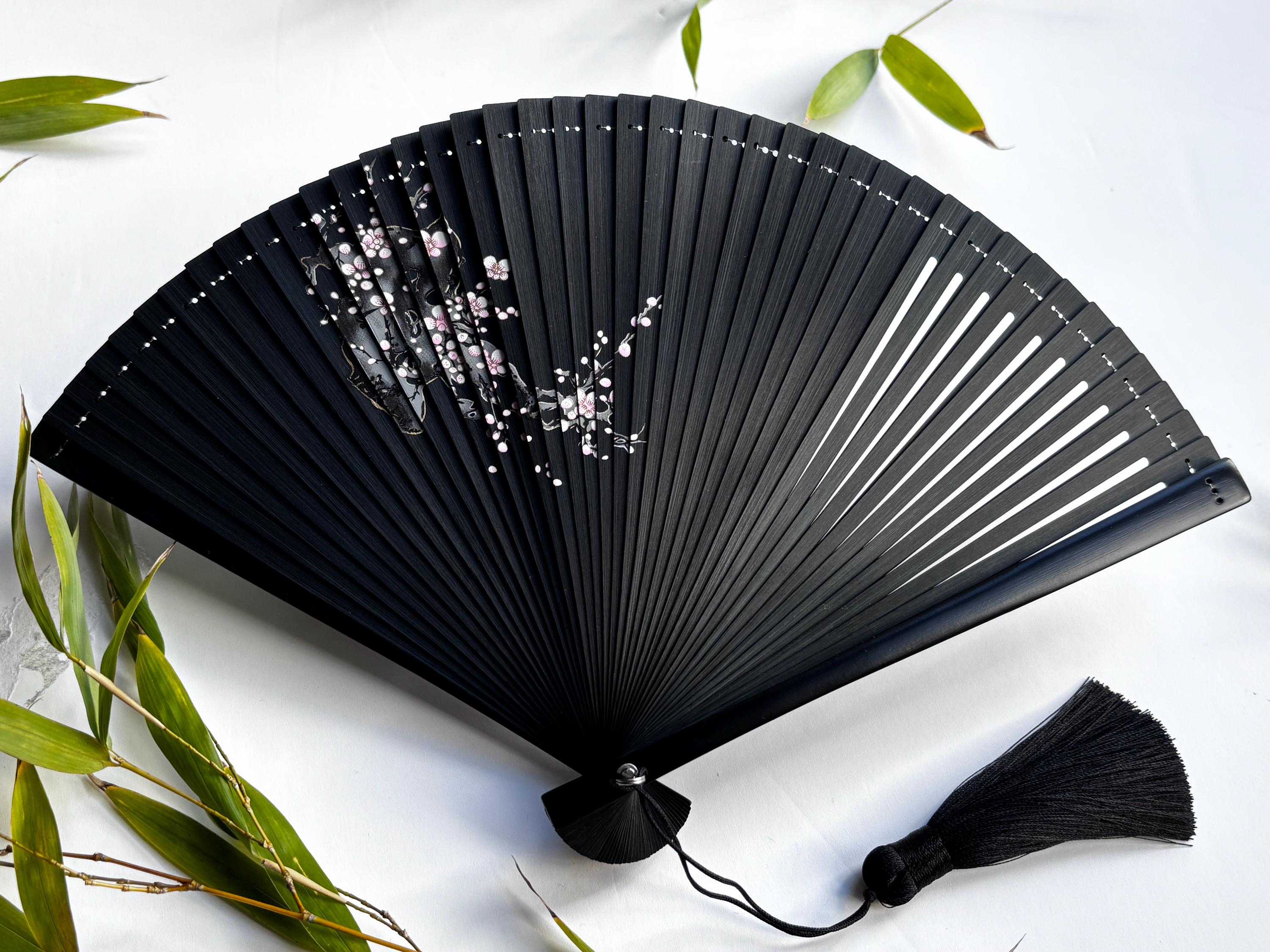 和風のれん 黒地 扇子 花模様横~124–丈~131! 和風のれん 黒地 扇子 花模様横~124–丈~131! 和風のれん 黒地 扇子 花