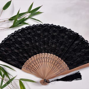 Vintage Lace Hand Fan, Bambusrippen Fächer mit Quaste Hochzeit Gastgeschenke + Schwarzer Beutel