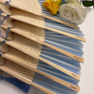 Individuele namen gegraveerd Gepersonaliseerde handwaaiers Set van 10 trouwbedankje jubileumbedankje aangepaste tekst gegraveerd op de hoofdribbe