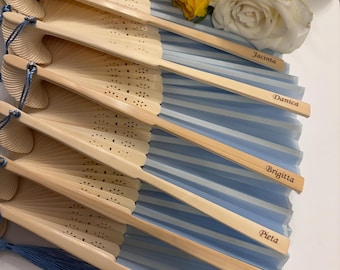 Set van 10 zijden stoffen waaiers met individuele namen | Gepersonaliseerde huwelijksbedankjes voor gasten