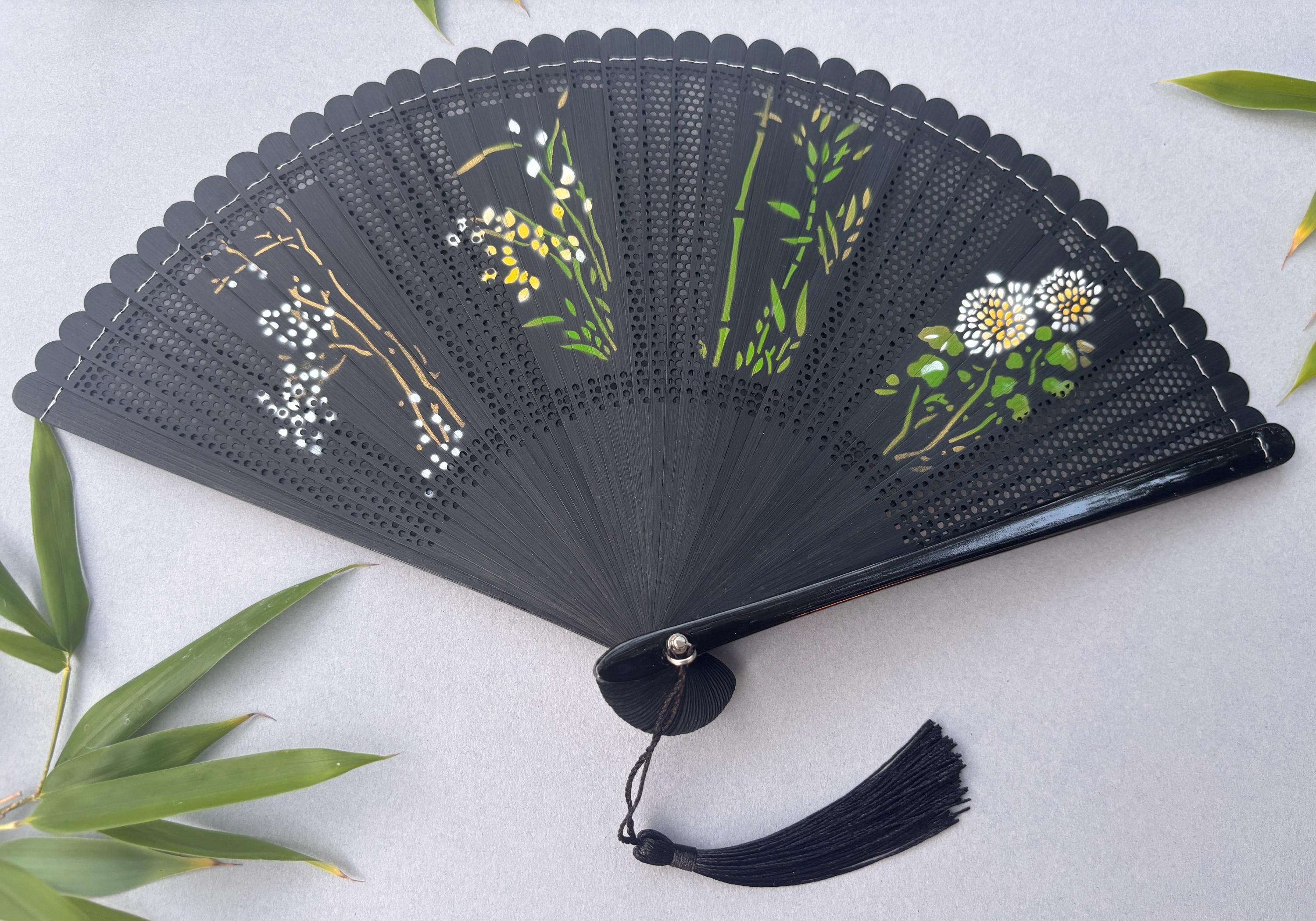 花と竹のデザインの扇子 彫刻入り竹製扇子：花柄、ギフトボックス＆ポーチ - Etsy 日本
