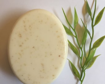 Shea butter and oatmeal soap. Hand made and in biodegradable cello wrap. Ideal for dry and sensitive skin