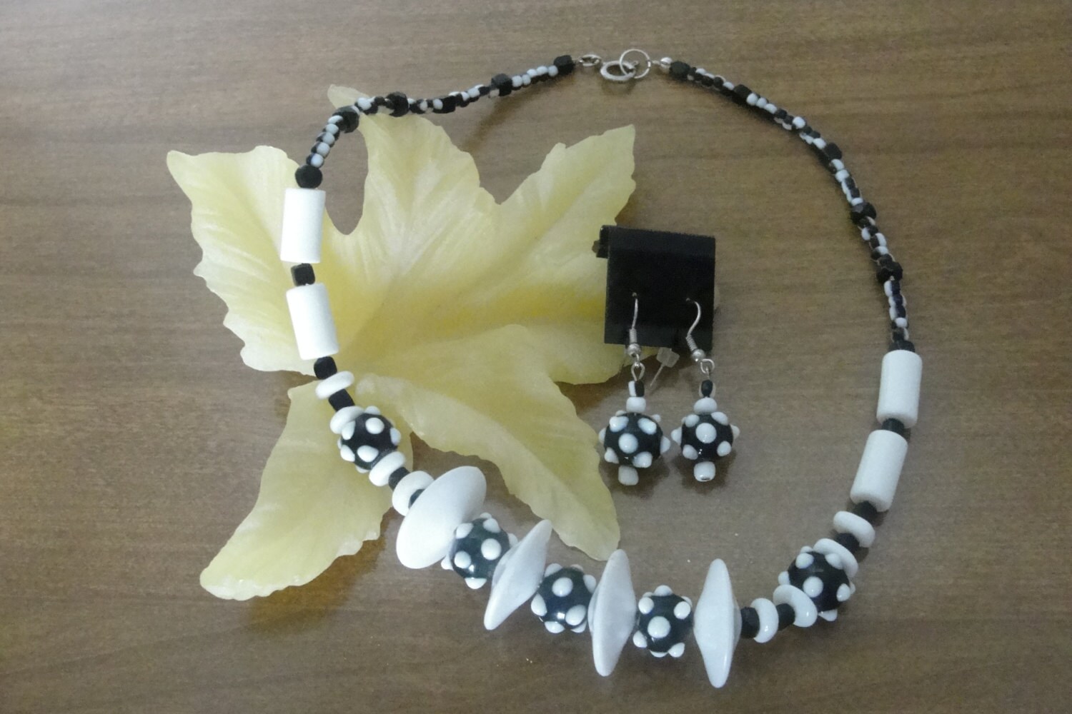 Black & White Necklace Set Etsy