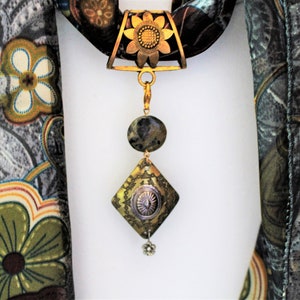 Scarf Gray Hues with Pendant with Earrings