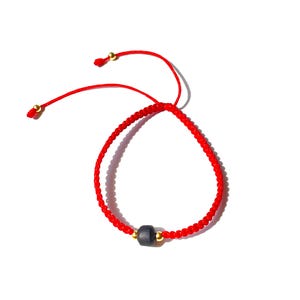 Azabache Macrame Bracelet with 14k Gold – Feel the connection, feel the protection.