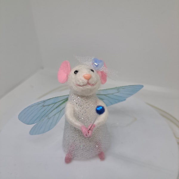 Needle felted mouse, fairy mouse, Handmade OOAK, can stand or fly