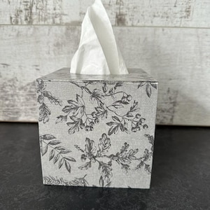 Elegant Leaf Design Tissue Box Holder,Tissue Dispenser,Square Tissues Paper  Holder for Bathroom,Bedroom,Office.
