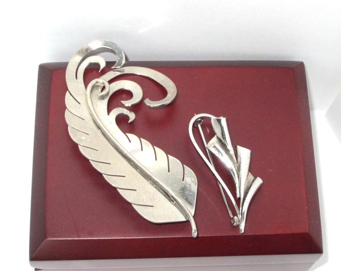 Sterling Silver signed Feather ("Ernest Steiner") & Flower ("DE") romantic Pins ~pretty vintage jewelry