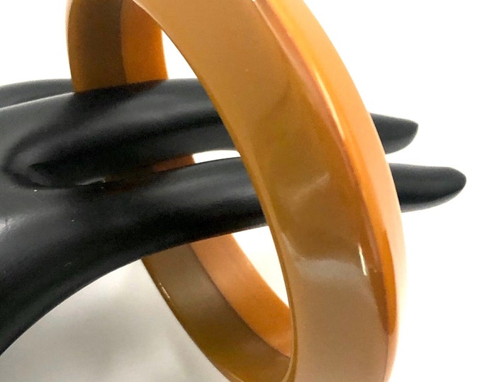 Bicolor Bakelite tested “Flying Saucer” butterscotch/drab green Bangle Bracelet ~33 gms of fantastic, modernist vintage costume jewelry