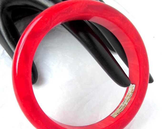 Red BAKELITE Simi tested, marbled bangle with ORIGINAL store sticker ~33 gms of mesmerizing, collectible vintage costume jewelry