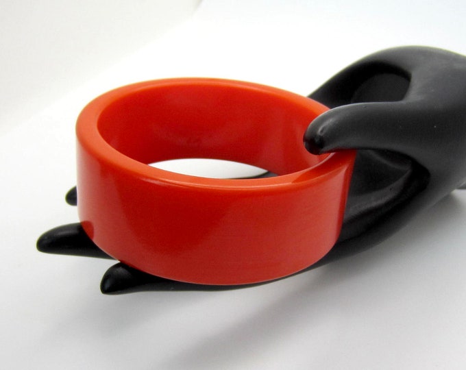 Bakelite tested big, Bright Orange, slice-cut, thick, chunky Bangle Bracelet ~50 gms, 1" height of outstanding vintage costume jewelry