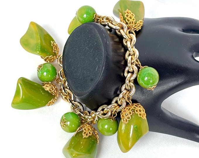 Genuine Bakelite GREEN tested "cha-cha" charm Bracelet with beautiful End-of-the-Day striations ~58 gms, 7-3/4" vintage costume jewelry