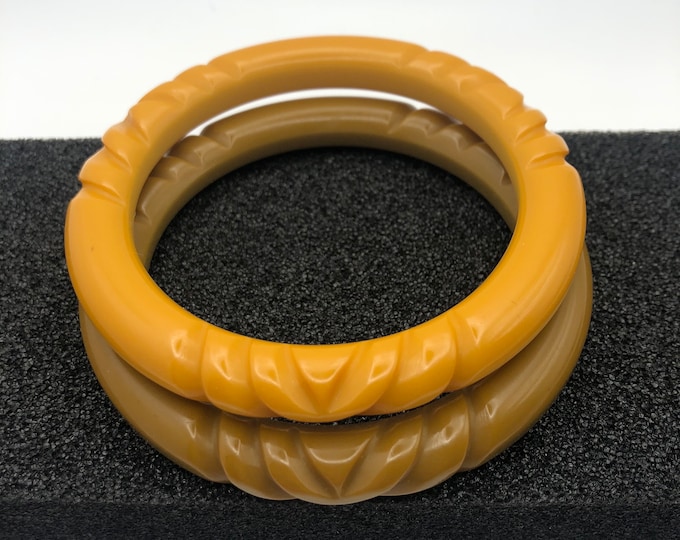 Set Bakelite tested chevron carved, twisted rope Bangle Bracelets ~46 gms of outstanding vintage costume jewelry