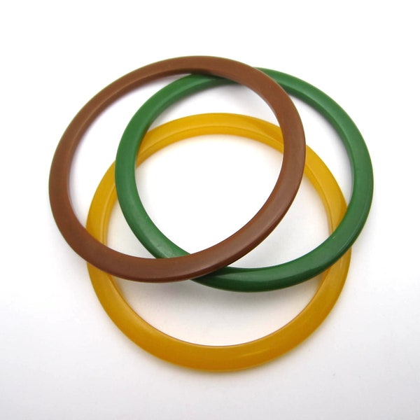 Lot of Bakelite tested Bangles unique colors of Kelly green, taupe, & translucent yellow ~17 gms of MCM plastic costume jewelry