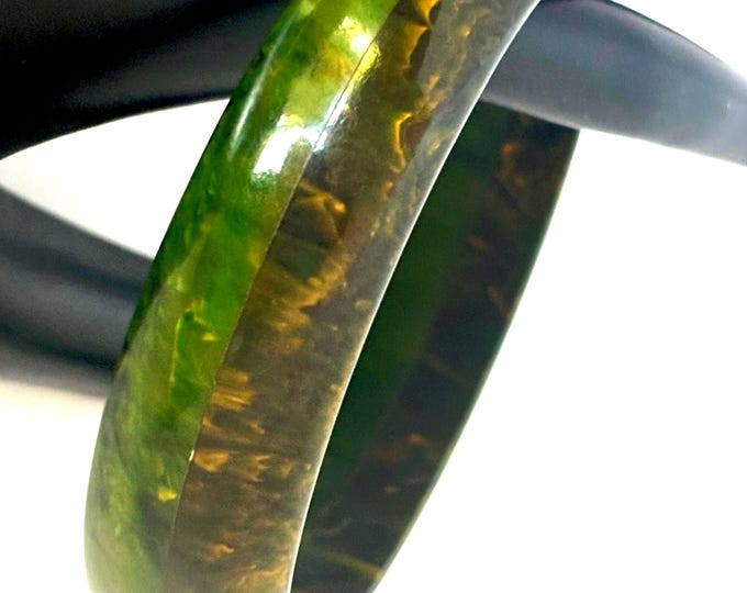 Bicolor Bakelite tested Spinach green & Black Moon marbled Bangle ~18 gms