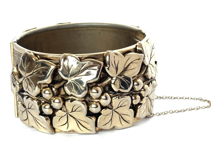 Grape-Vine motif vintage Clamper Bracelet ~2-1/2" x 2-1/8", 1-1/2" height