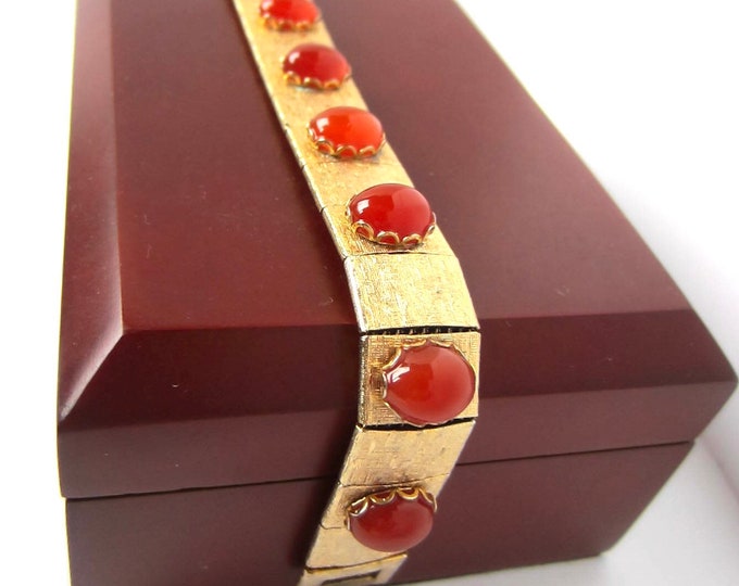 Red beaded golden link Bracelet ~pretty vintage costume jewelry