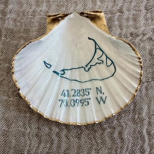 Scallop shell ring dish, Nantucket map, ring dish, trinket dish, nautical, decoupage, gift, bridal, scallop art, Nantucket wedding