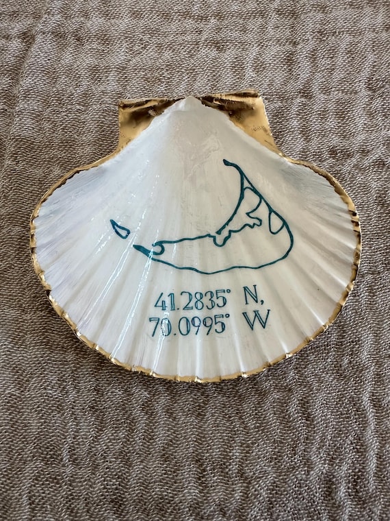 Scallop shell ring dish, Nantucket map, ring dish, trinket dish, nautical, decoupage, gift, bridal, scallop art, Nantucket wedding
