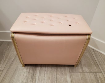 Pearl Wick Pink Hamper Chest Vintage LIC NY