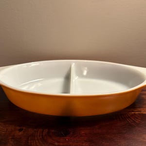 063 PYREX Old Orchard Divided Casserole Dish