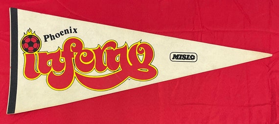 Lot De 9 Fanions Vintage – Fédération Internationale De Football – Avant 2000
