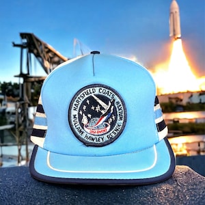Fantastic Vintage 1984 Discovery Space Shuttle Crew Three Stripe Snapback Mesh Trucker Cap Hat
