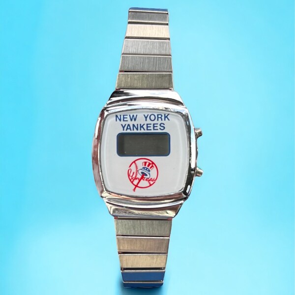 Vintage 1980's New York Yankees Ladies MLB Baseball Watch - Needs battery - New Old Store Stock