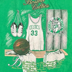 Beautiful Vintage 1990&#39;s Boston Celtics Larry Bird NBA Basketball Nutmeg Single Stitch T Shirt - Size XL - Made in USA