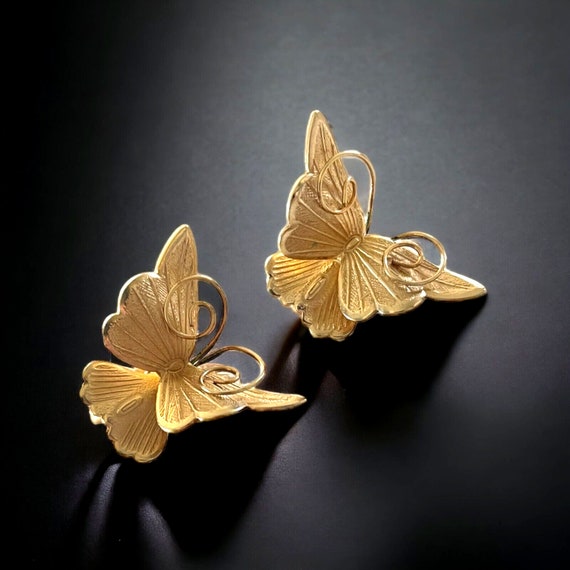 Vintage Giovanni Butterfly Gold Tone Screw Back Ea