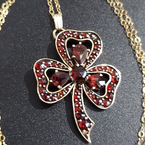 Victorian Bohemian Garnet Trefoil Clover Pendant / Bohemian Garnet Pendant / Antique Bohemian Garnet Pendant
