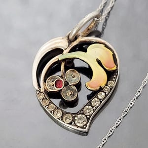 Colgante de corazón de plata esterlina con rubí esmaltado, del siglo XIX, cadena de oro blanco de 10 k, estilo antiguo austrohúngaro.