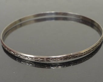 Pulsera de repousse de plata de ley / brazalete Art Nouveau / brazalete Art Déco / brazalete apilable / pulsera